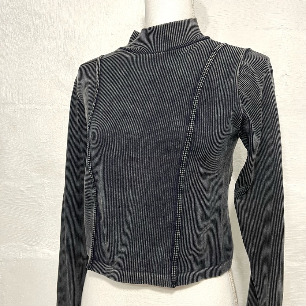 SINCERELY JULES RIBBED LONG SLEEVE CROP TOP (494)